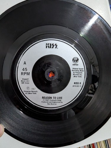 Kiss reason live - kiss, /thief
